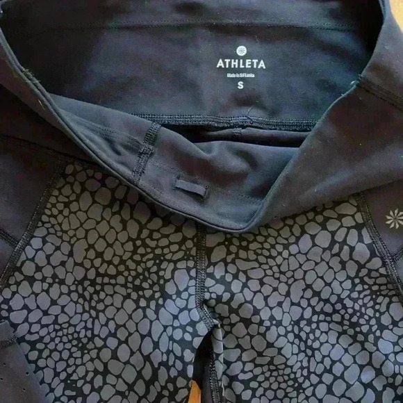 Athleta activewear exercise Leggings Small Black Gray Leopard Print Cropped - Picture 12 of 12